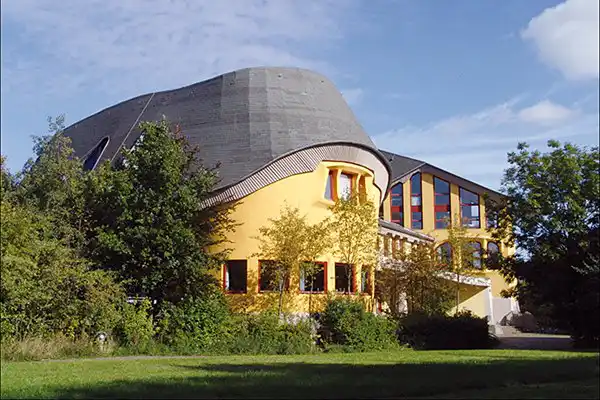 Schulgebäude der Widarschule in Bochum.